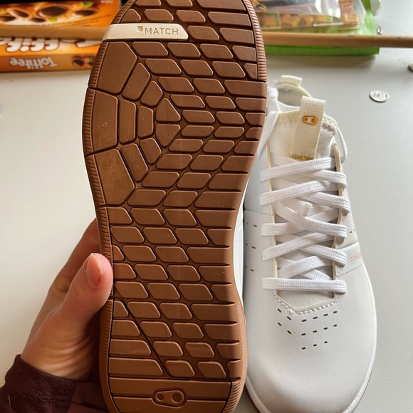 Size 4 Mountain Bike Shoes - Picture 3 of 5